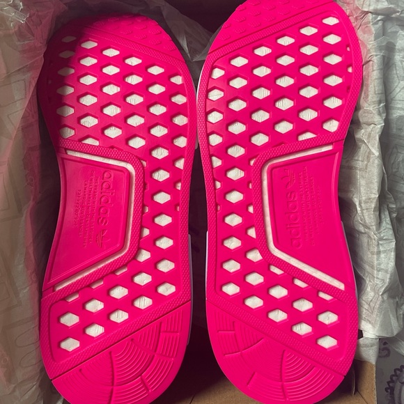 GIRLS’ BIG KIDS ADIDAS ORIGINALS X MONSTERS, INC. NMD R1 CASUAL SHOES - Picture 8 of 10